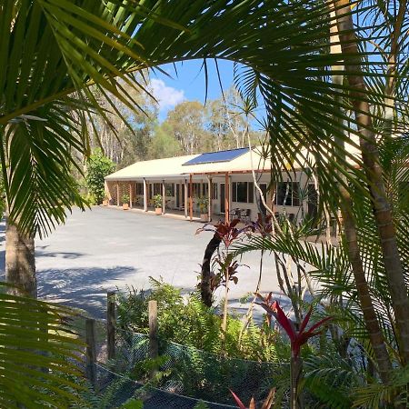 Tin Can Bay Motel Exteriör bild
