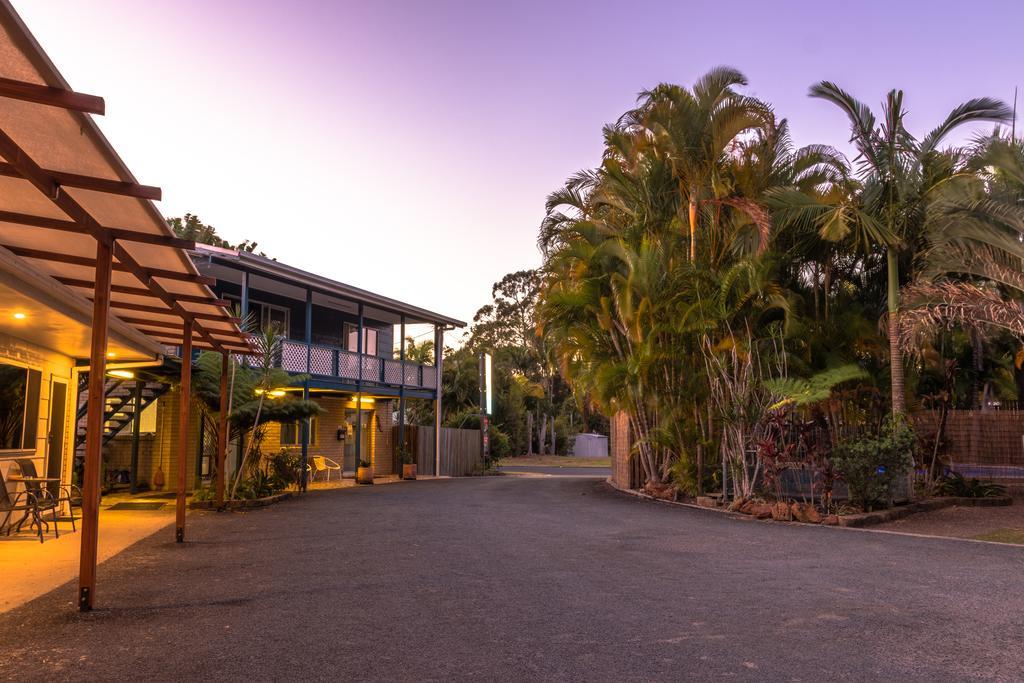 Tin Can Bay Motel Exteriör bild