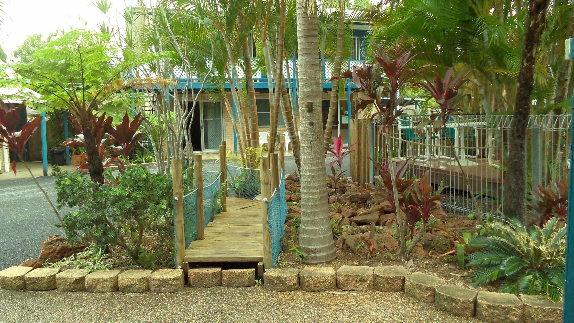 Tin Can Bay Motel Exteriör bild